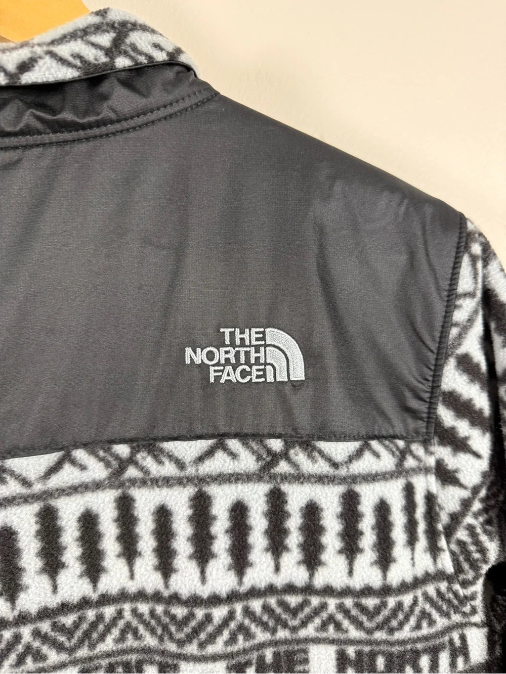 The North Face Men’s Black & Gray Patterned Half-Zip Fleece Pullover
